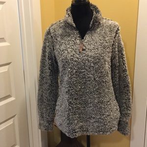 Quarter zip fuzzy pull over, size S